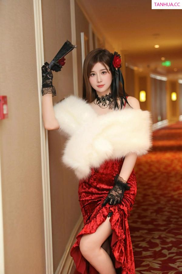   [XiuRen]高清写真图 2025.04.11 No.10140 小肉肉咪 复古红裙第3张图片